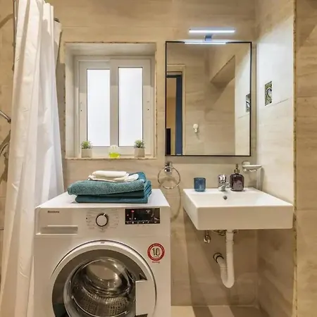 Maisonette In Apartment *